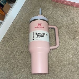 BNWT STANLEY quencher 2.0 tumbler 40oz in pink dusk
